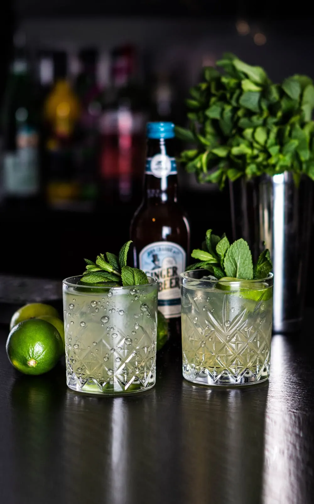 Cocktails med lime og mynte
